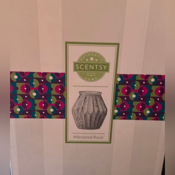 Retired Scentsy mirrored rose warmer NIB - Picture 4 of 4